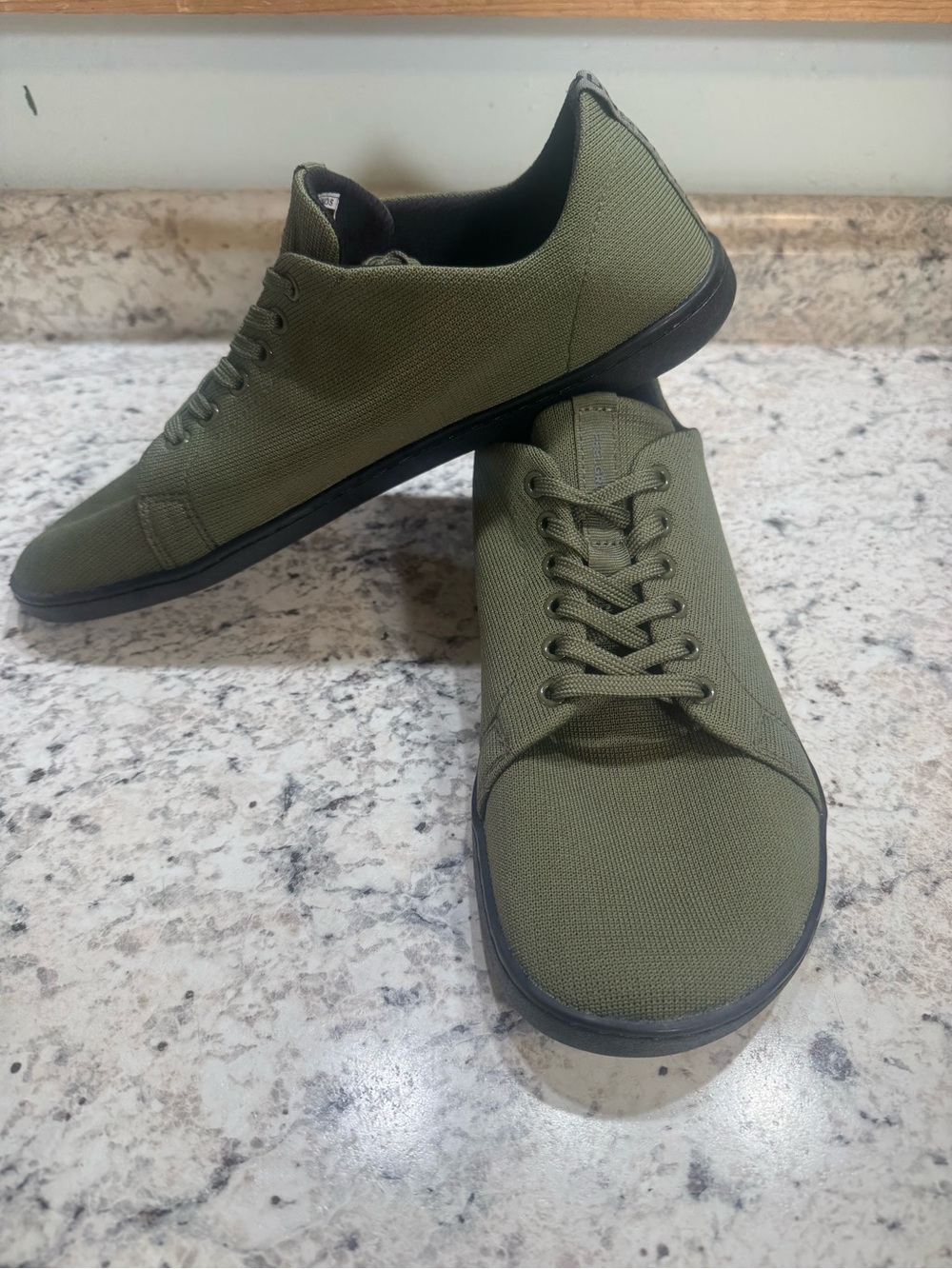 Feelgrounds Original Knit Shoes. Men’s size 13. NWOT